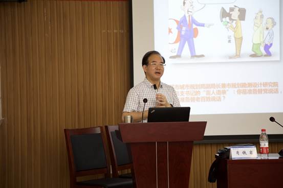 第一影视
马克思主义学院院长肖铁岩教授授课.jpg