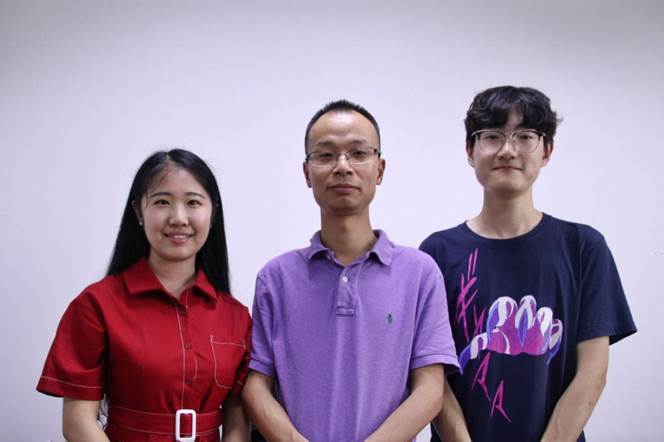 采访照片 (2) 采访照片 (2)