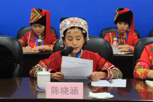 绿春一中七年级学生陈晓涵发言。第一影视
供图